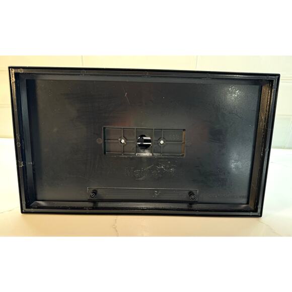 Maisto Yellow Thunderbird Show Car, Premiere Collection, 1:18 Scale - Picture 8 of 10